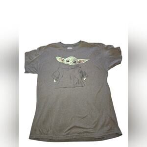 Used, Large Mens Star Wars Gray T-Shirt with Baby Yoda Aka Groku